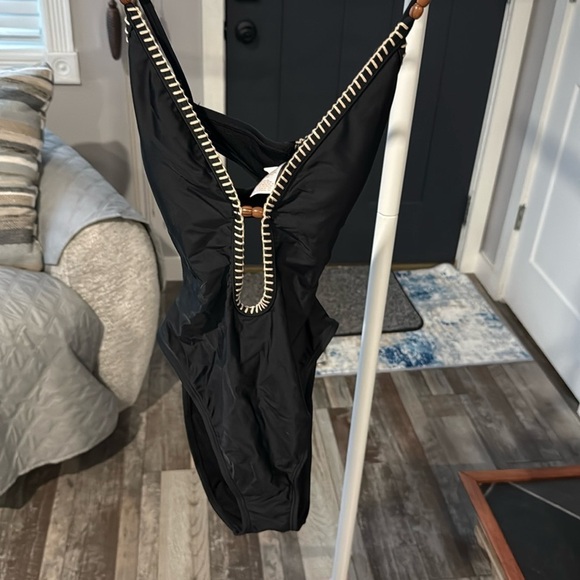 NWT shade and shore Swimsuit Size M. $40 Retail. Cute beaded and crochet detail - Picture 8 of 11